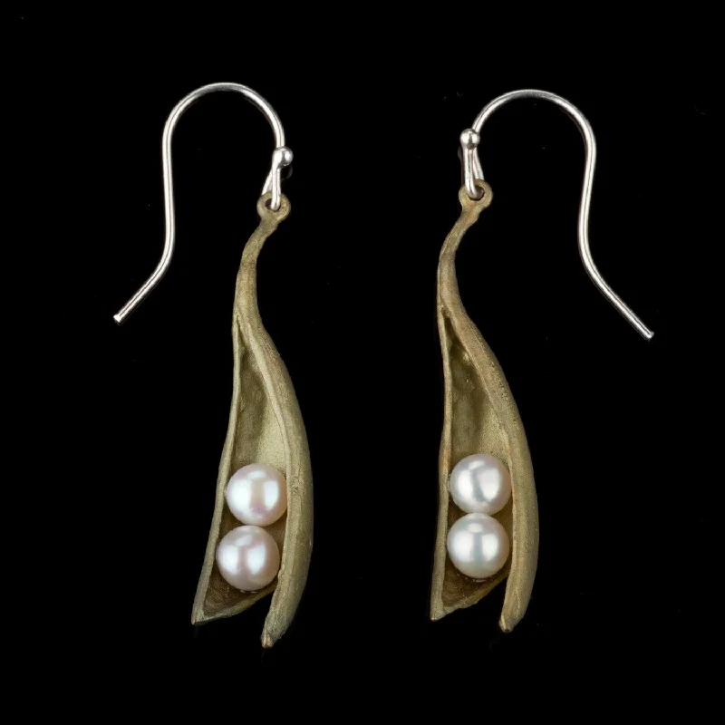 ladies-minimalist-diamond-earrings-Pea Pod Earrings - Drop