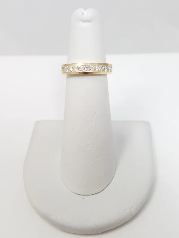 ladies-oval-diamond-rings-Classy 14k Yellow Gold Natural Diamond Anniversary Ring Band