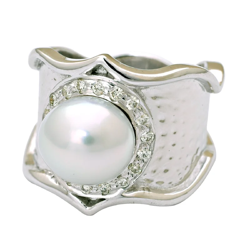 ladies-emerald-bypass-rings-Ring- South Sea Pearl And Diamond