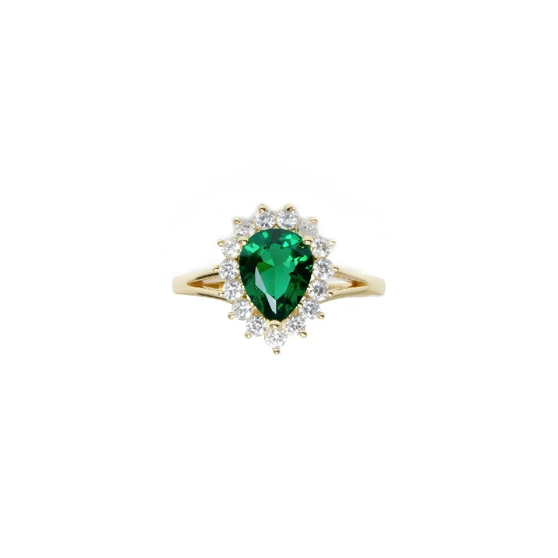 ladies-ruby-accent-rings-THE GREEN GEMSTONE HEIRLOOM RING