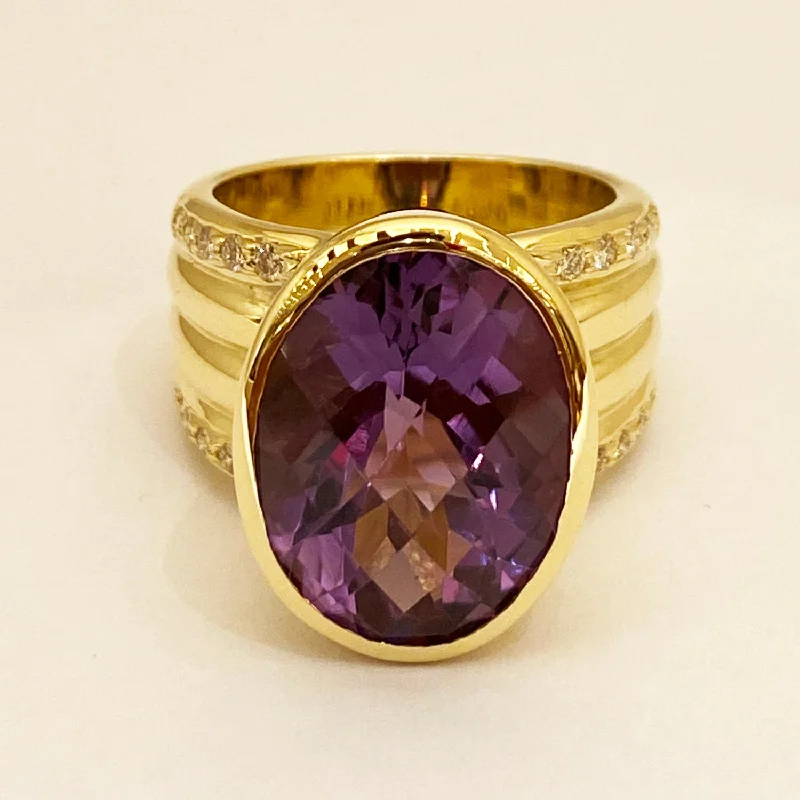 ladies-affordable-pearl-rings-Ring - Amethyst and Diamond in 18K gold