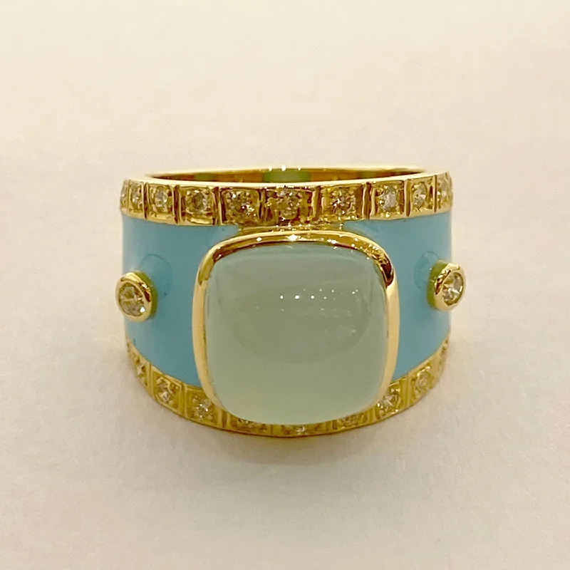 ladies-elegant-gold-rings-Ring - Chalcedony and Diamond in 18K gold