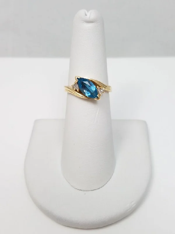 ladies-emerald-cluster-rings-Chic 14k Yellow Gold Natural Blue Topaz Diamond Custom Ring