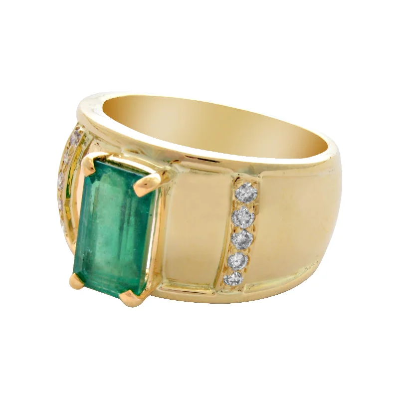 ladies-gold-twist-rings-Repair - Ring- Emerald And Diamond (1915C)