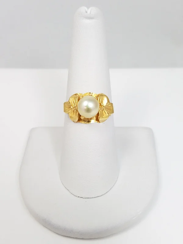 ladies-cushion-cut-gold-rings-Cultured Pearl 18k Yellow Gold Flower Ring