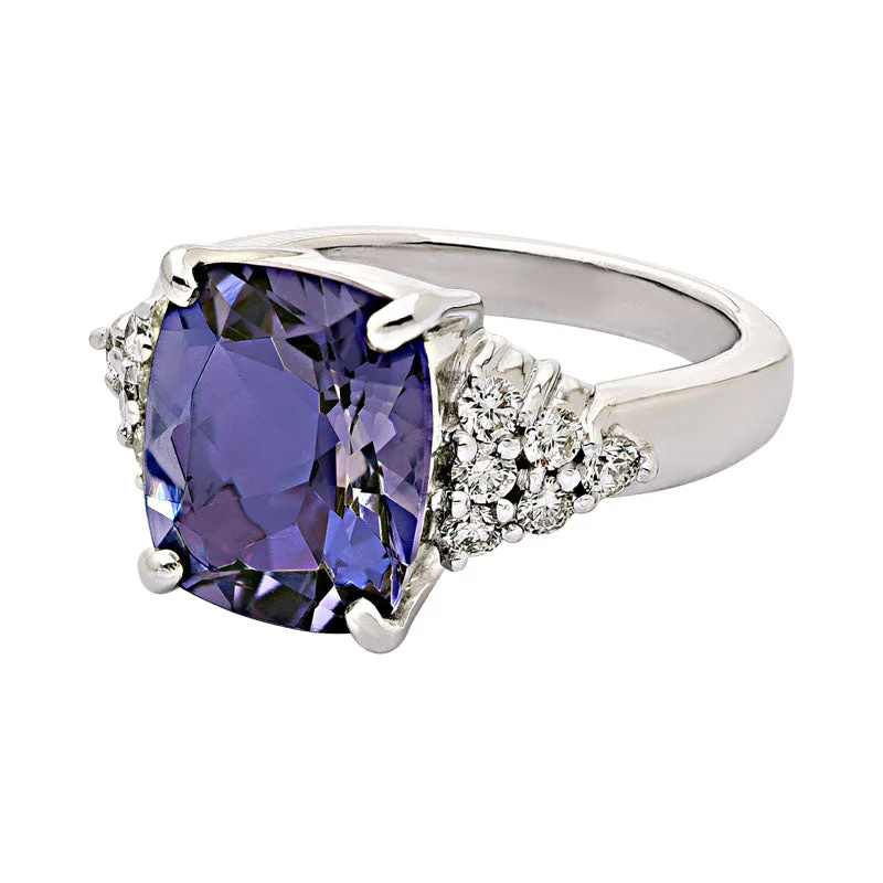 ladies-pear-cut-rose-gold-rings-Ring-Iolite and Diamond