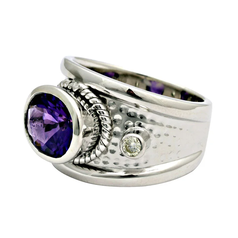 ladies-emerald-shank-rings-Ring-Amethyst and Diamond