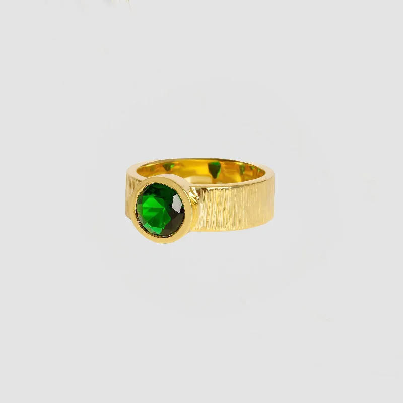 ladies-pearl-shank-rings-Bark Emerald Ring